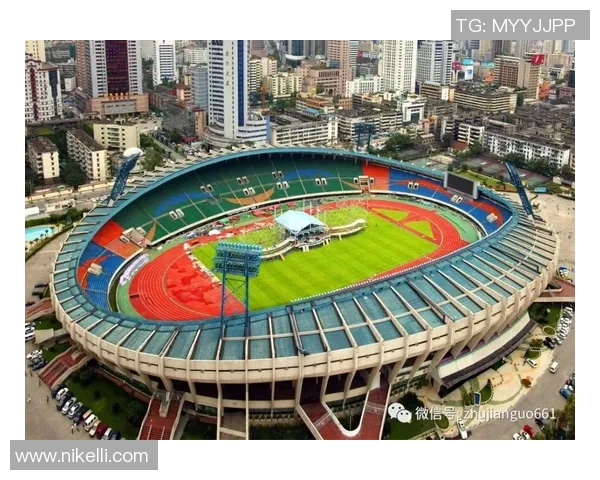 豪仔引领新风潮 成为足球场上的年轻领军人物与未来之星