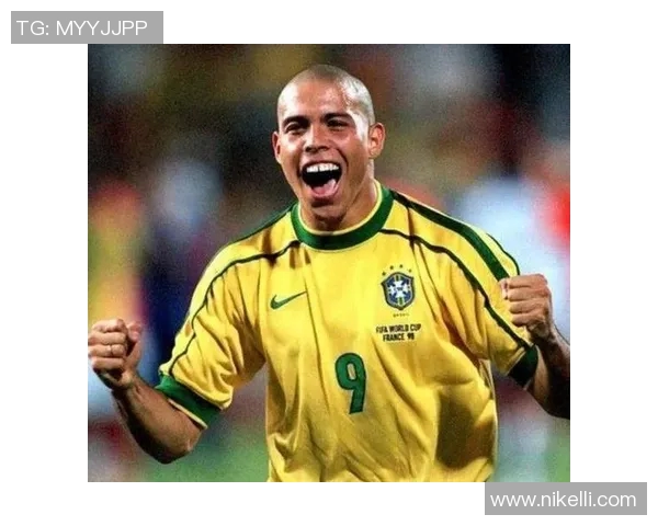 9月24日足球巨星聚焦盘点赛场荣耀与传奇瞬间