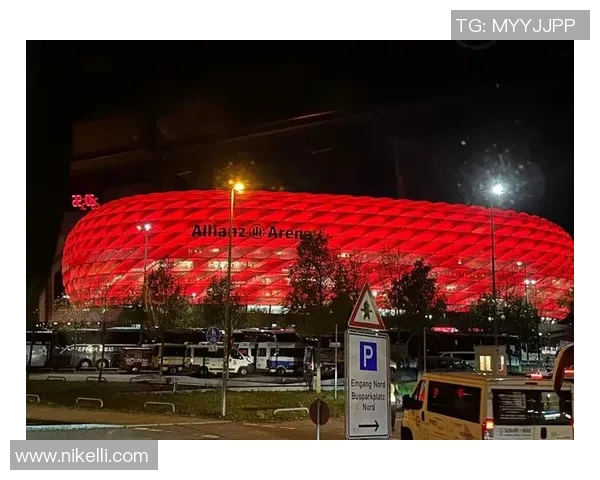 足球明星璀璨人生背景动画展现球场荣耀与激情岁月